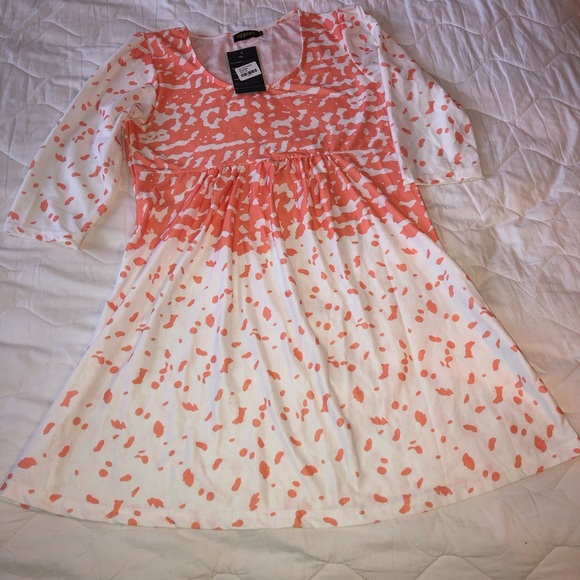 Reborn New W.T. XL Size Orange and White Print 35” Leigh 20 Chest 18 Waist - Picture 1 of 4